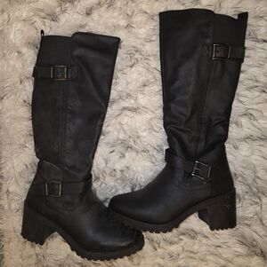 New Elegant Black Heeled Boots for Women, Forever 21, Never Worn In Perfect Cond